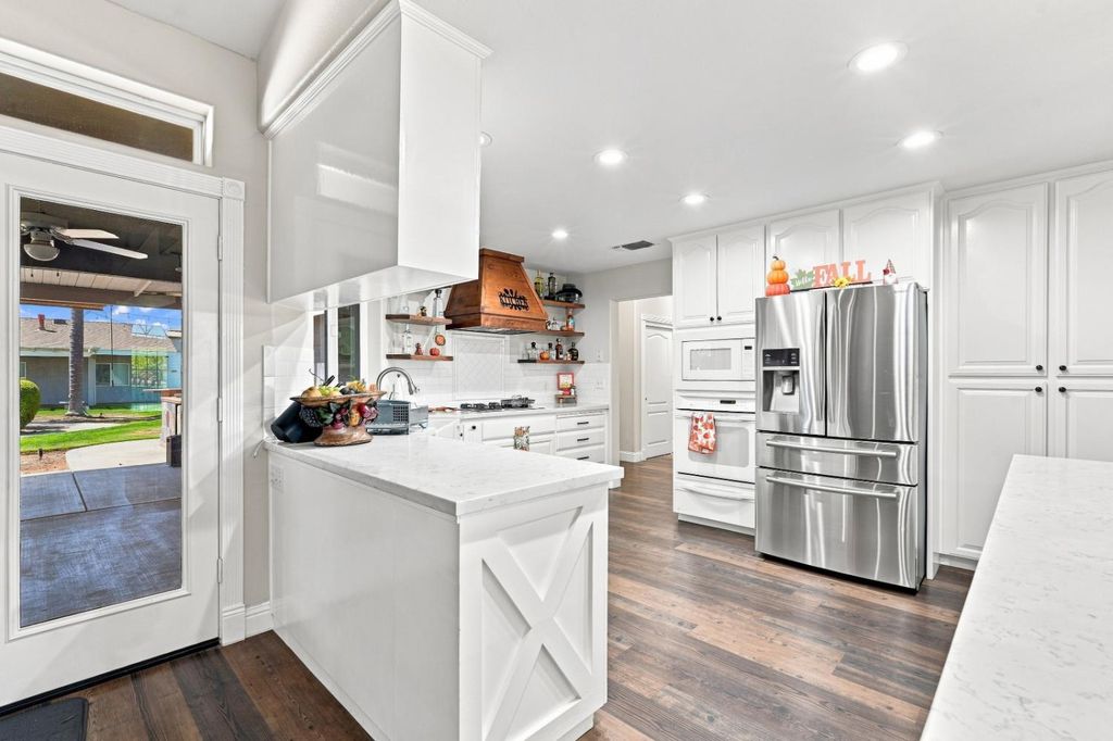 Image 13 of property listing at 11635 S Amber Avenue, Selma, CA 93662