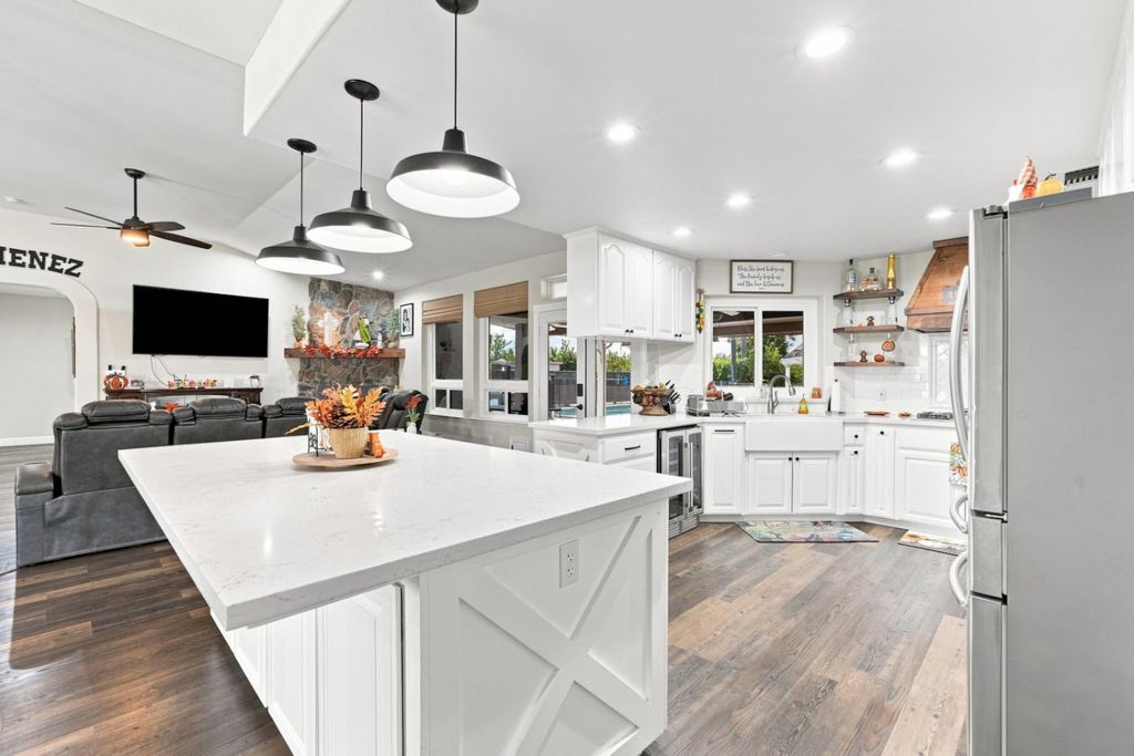 Image 19 of property listing at 11635 S Amber Avenue, Selma, CA 93662