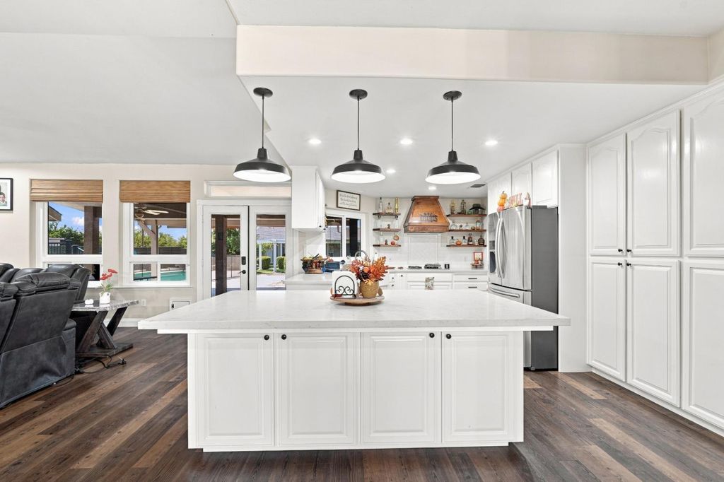 Image 20 of property listing at 11635 S Amber Avenue, Selma, CA 93662