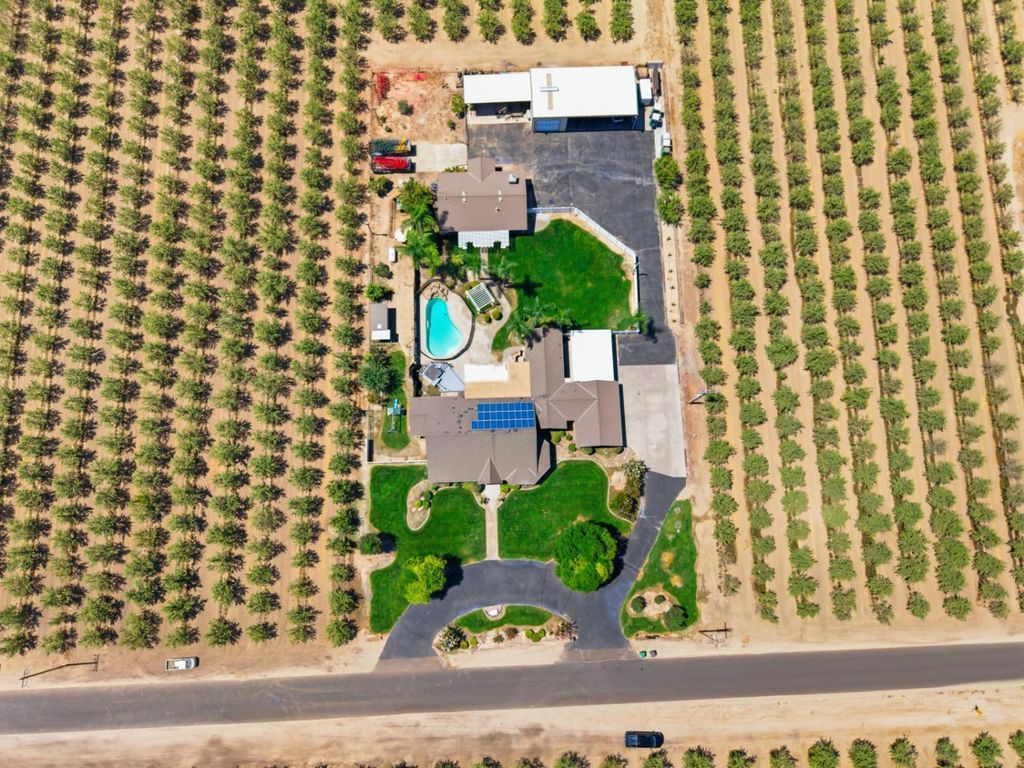 Image 34 of property listing at 11635 S Amber Avenue, Selma, CA 93662