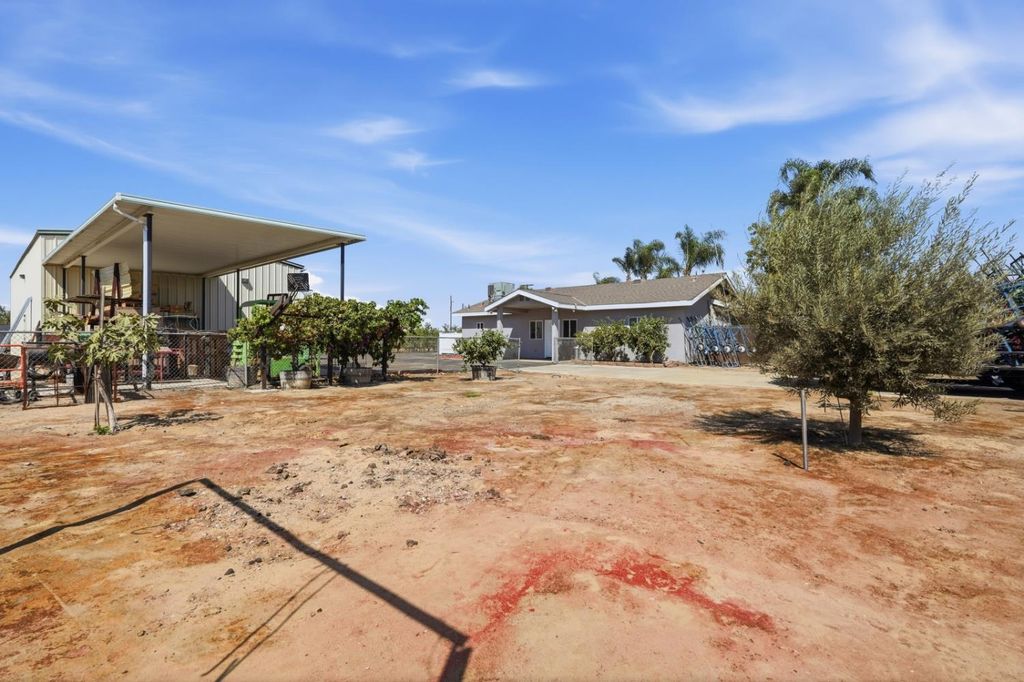 Image 43 of property listing at 11635 S Amber Avenue, Selma, CA 93662