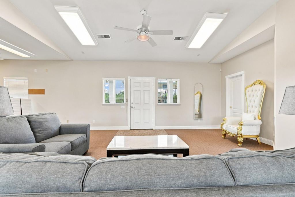 Image 56 of property listing at 11635 S Amber Avenue, Selma, CA 93662