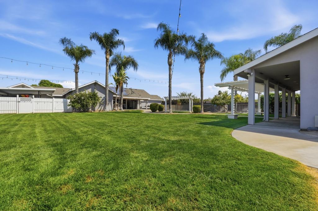 Image 58 of property listing at 11635 S Amber Avenue, Selma, CA 93662