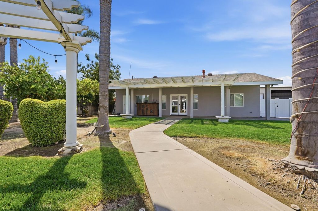 Image 59 of property listing at 11635 S Amber Avenue, Selma, CA 93662