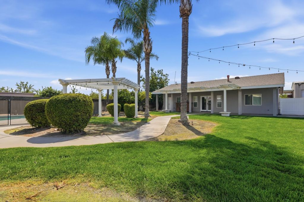 Image 61 of property listing at 11635 S Amber Avenue, Selma, CA 93662
