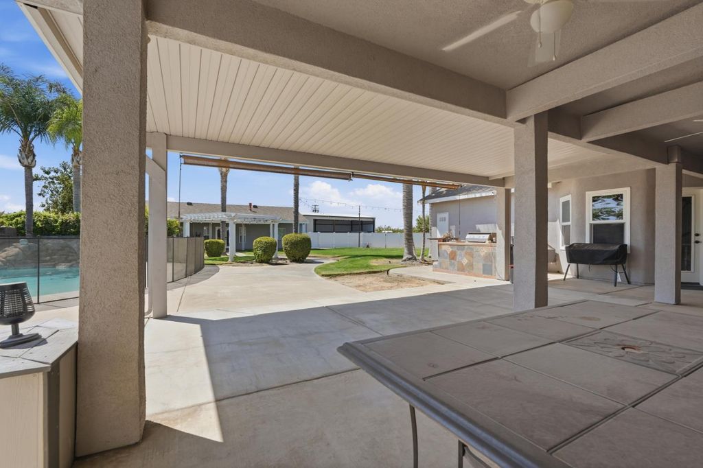 Image 65 of property listing at 11635 S Amber Avenue, Selma, CA 93662