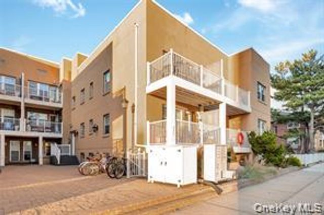 251 W Broadway 306, Long Beach, NY 11561