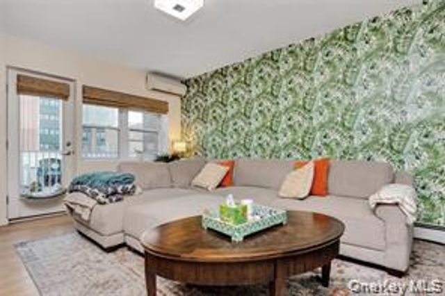 251 W Broadway 306, Long Beach, NY 11561