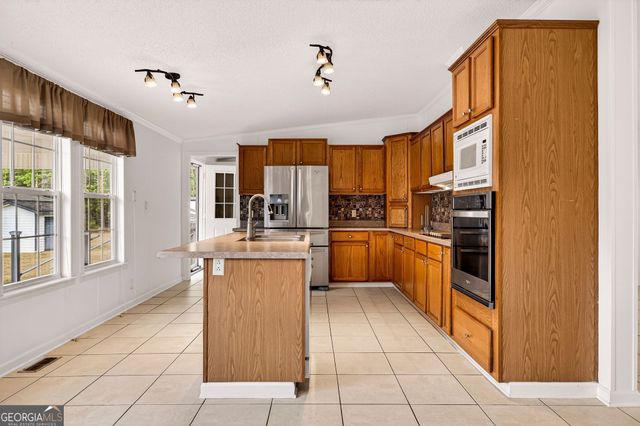 1323 Starling Road, Pembroke, GA 31321