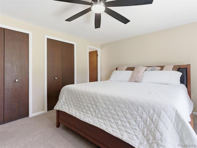 1373 Glenwood Drive, Troy, MI 48083