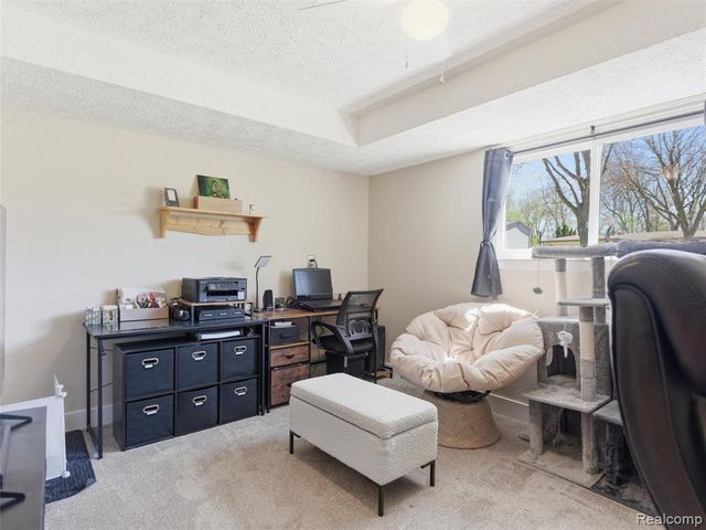 1373 Glenwood Drive, Troy, MI 48083