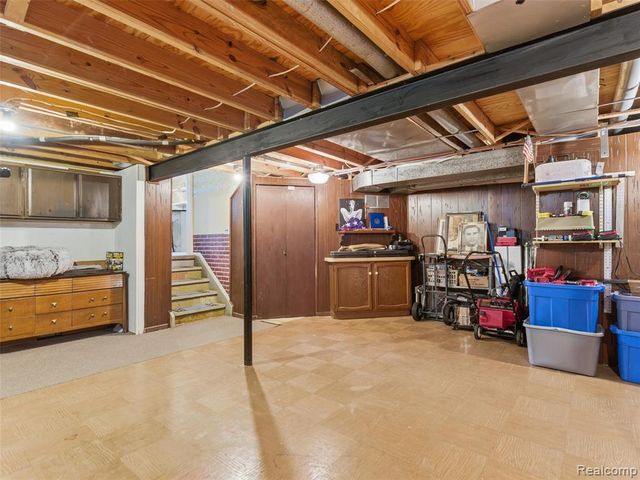 1373 Glenwood Drive, Troy, MI 48083