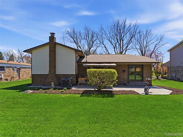 1373 Glenwood Drive, Troy, MI 48083