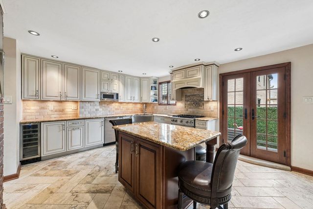 1247 Washington ROAD, Mt Lebanon, PA 15228