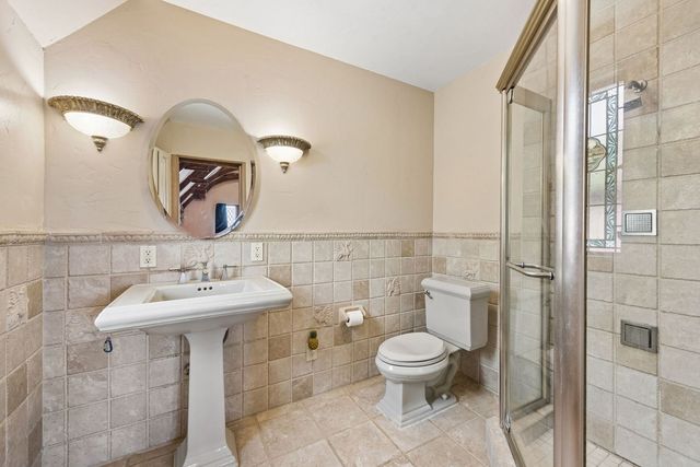 1247 Washington ROAD, Mt Lebanon, PA 15228