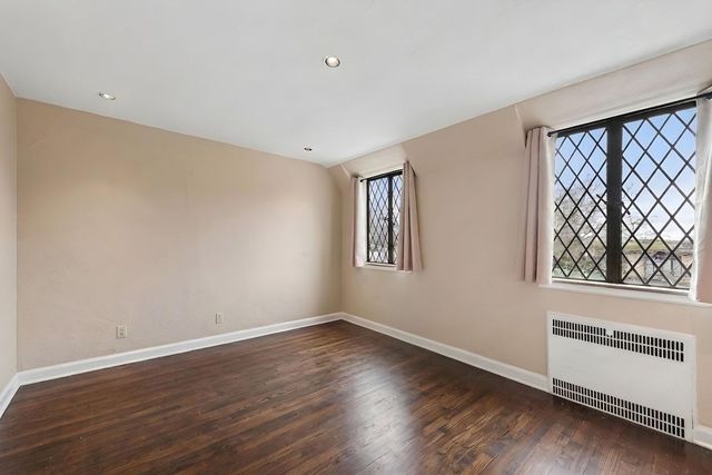 1247 Washington ROAD, Mt Lebanon, PA 15228