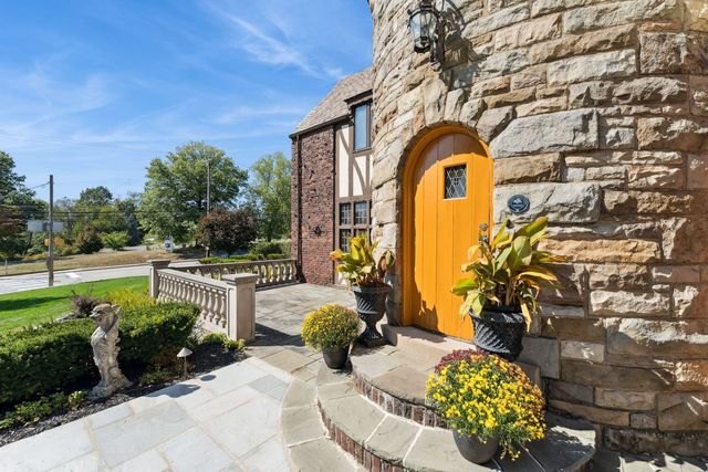 1247 Washington ROAD, Mt Lebanon, PA 15228