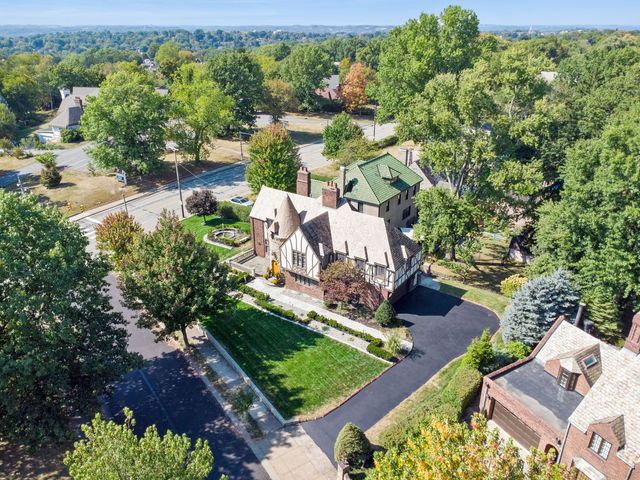 1247 Washington ROAD, Mt Lebanon, PA 15228