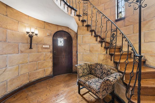 1247 Washington ROAD, Mt Lebanon, PA 15228