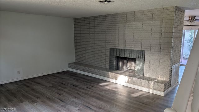 426 Greenbriar Townhouse Way, Las Vegas, NV 89121