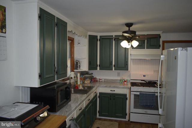 236 W ORE ST, Seven Valleys, PA 17360