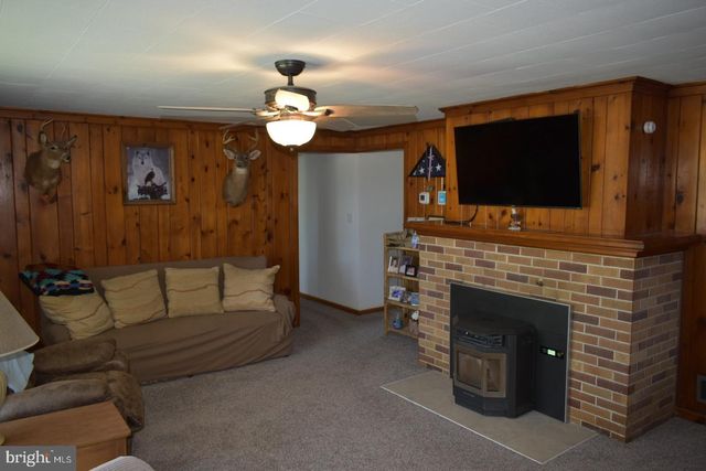 236 W ORE ST, Seven Valleys, PA 17360