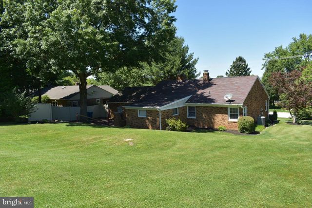 236 W ORE ST, Seven Valleys, PA 17360