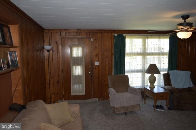 236 W ORE ST, Seven Valleys, PA 17360