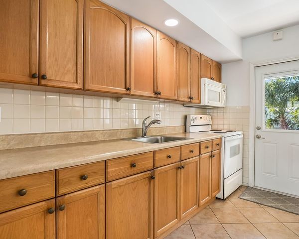 223 S Federal Highway 6, Dania Beach, FL 33004