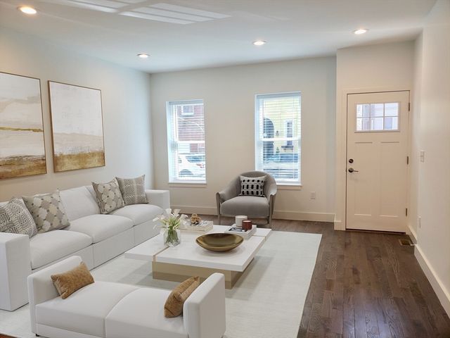 714 E 5th St 1, Boston, MA 02127