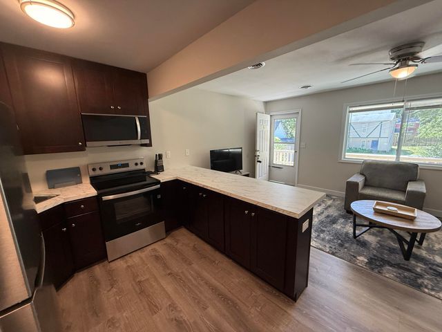 801 N ANN ST 8, Columbia, MO 65201