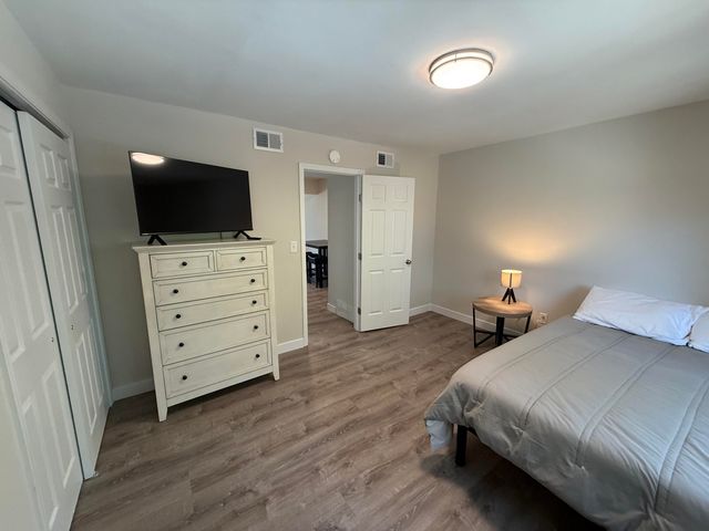 801 N ANN ST 8, Columbia, MO 65201