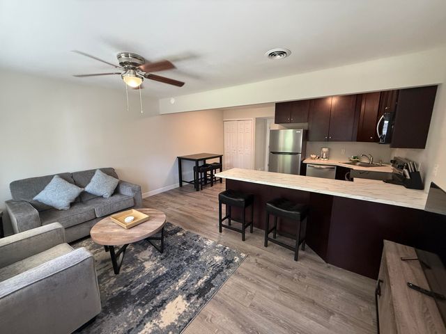 801 N ANN ST 8, Columbia, MO 65201