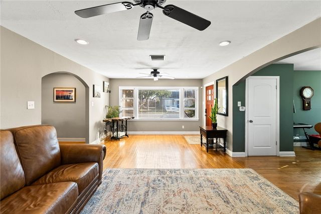 302 Cole St, Corpus Christi, TX 78404