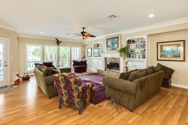 3635 Cove Lane, Galveston, TX 77554