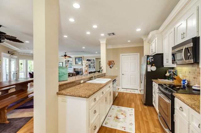 3635 Cove Lane, Galveston, TX 77554