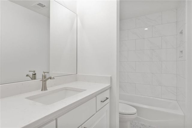 5506 W 82nd Terrace, Prairie Village, KS 66208