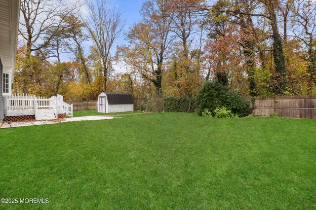 625 Commonwealth Boulevard, Toms River, NJ 08757