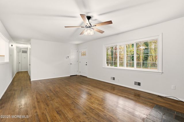 625 Commonwealth Boulevard, Toms River, NJ 08757