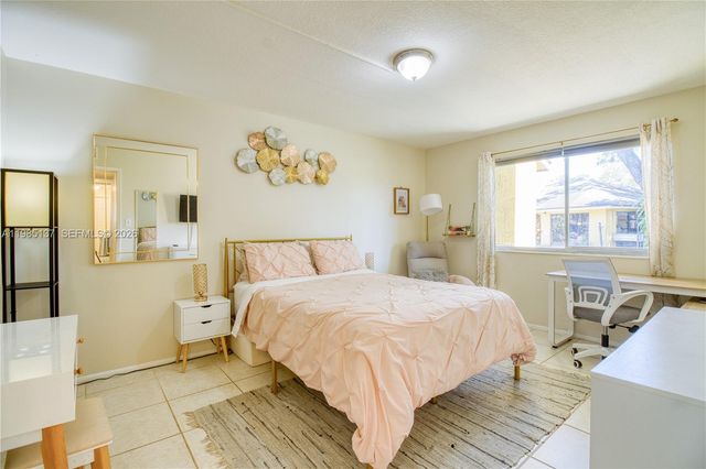 3095 N Oakland Forest Dr 104, Oakland Park, FL 33309