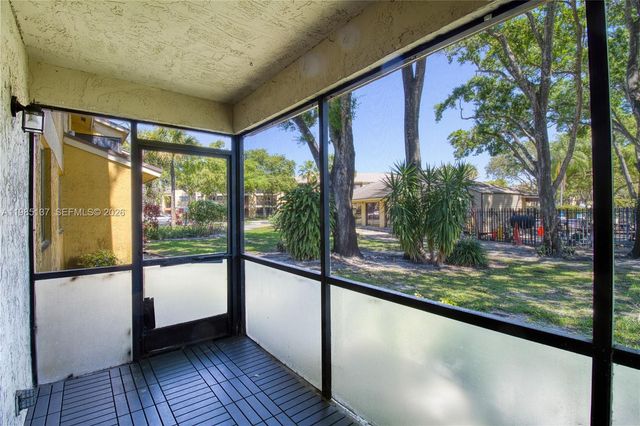 3095 N Oakland Forest Dr 104, Oakland Park, FL 33309