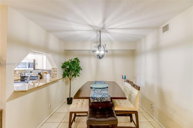 3095 N Oakland Forest Dr 104, Oakland Park, FL 33309