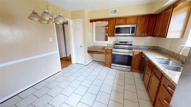 4025 Bakerfield RD, Virginia Beach, VA 23453