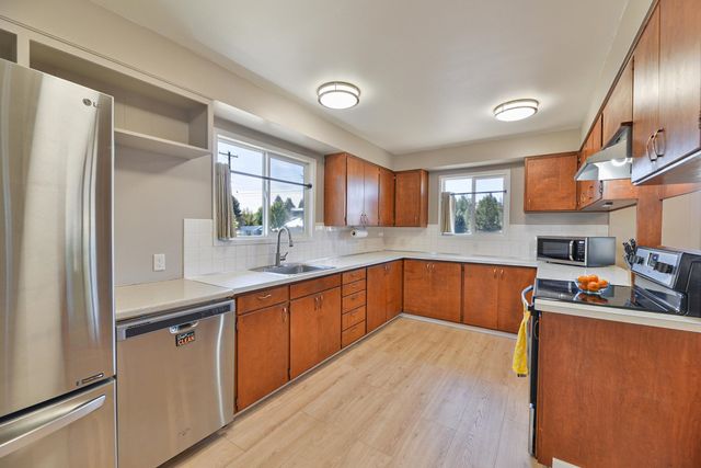 11312 W Betz Rd, Cheney, WA 99004
