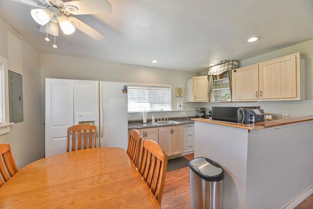 11312 W Betz Rd, Cheney, WA 99004