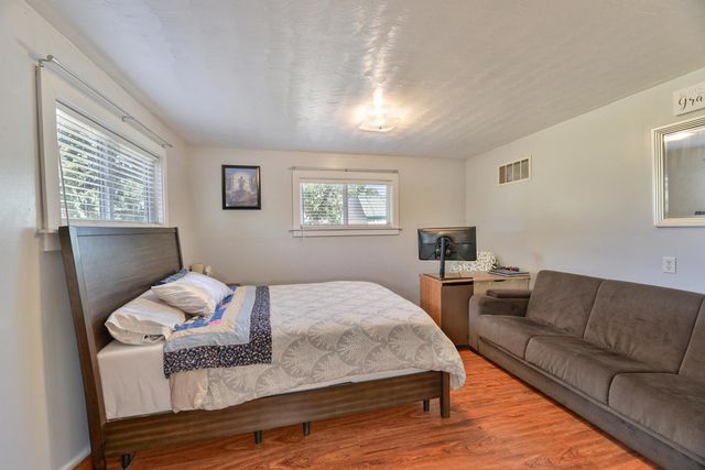 11312 W Betz Rd, Cheney, WA 99004