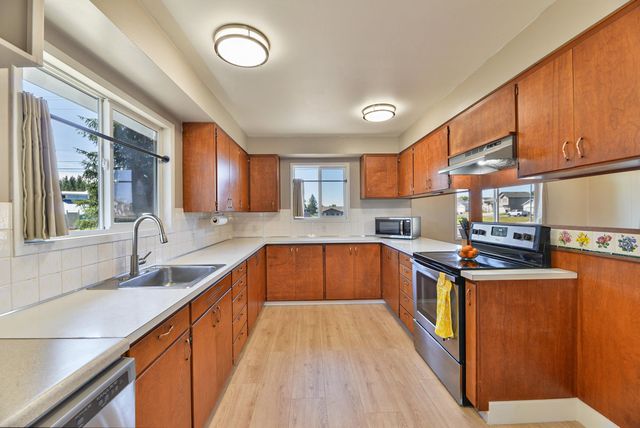 11312 W Betz Rd, Cheney, WA 99004