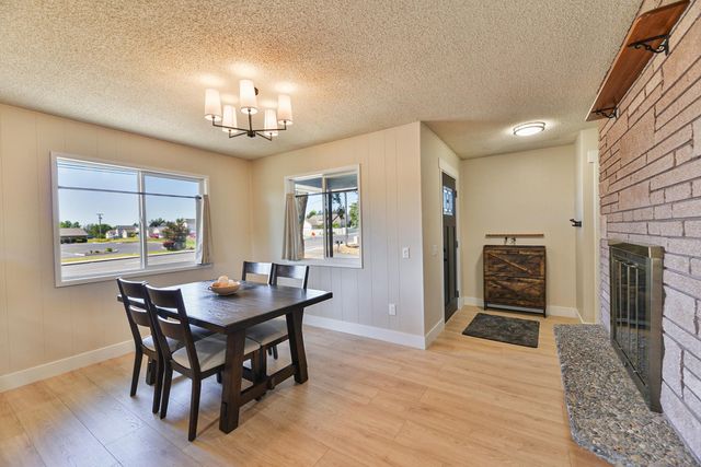 11312 W Betz Rd, Cheney, WA 99004