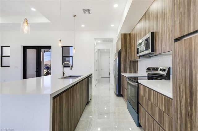 2833 NW 45th PL, Cape Coral, FL 33993