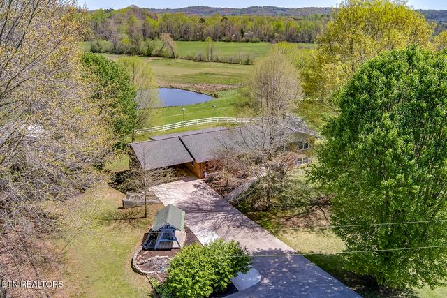 823 Old Harriman Hwy, Oliver Springs, TN 37840